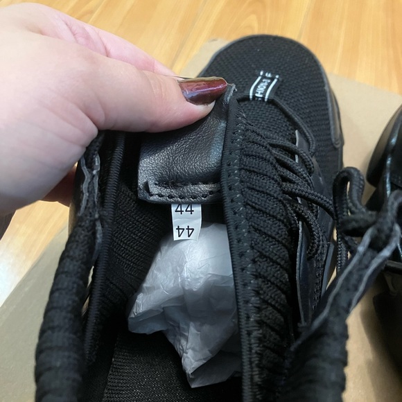 Men’s Techwear Sneakers - Picture 3 of 5